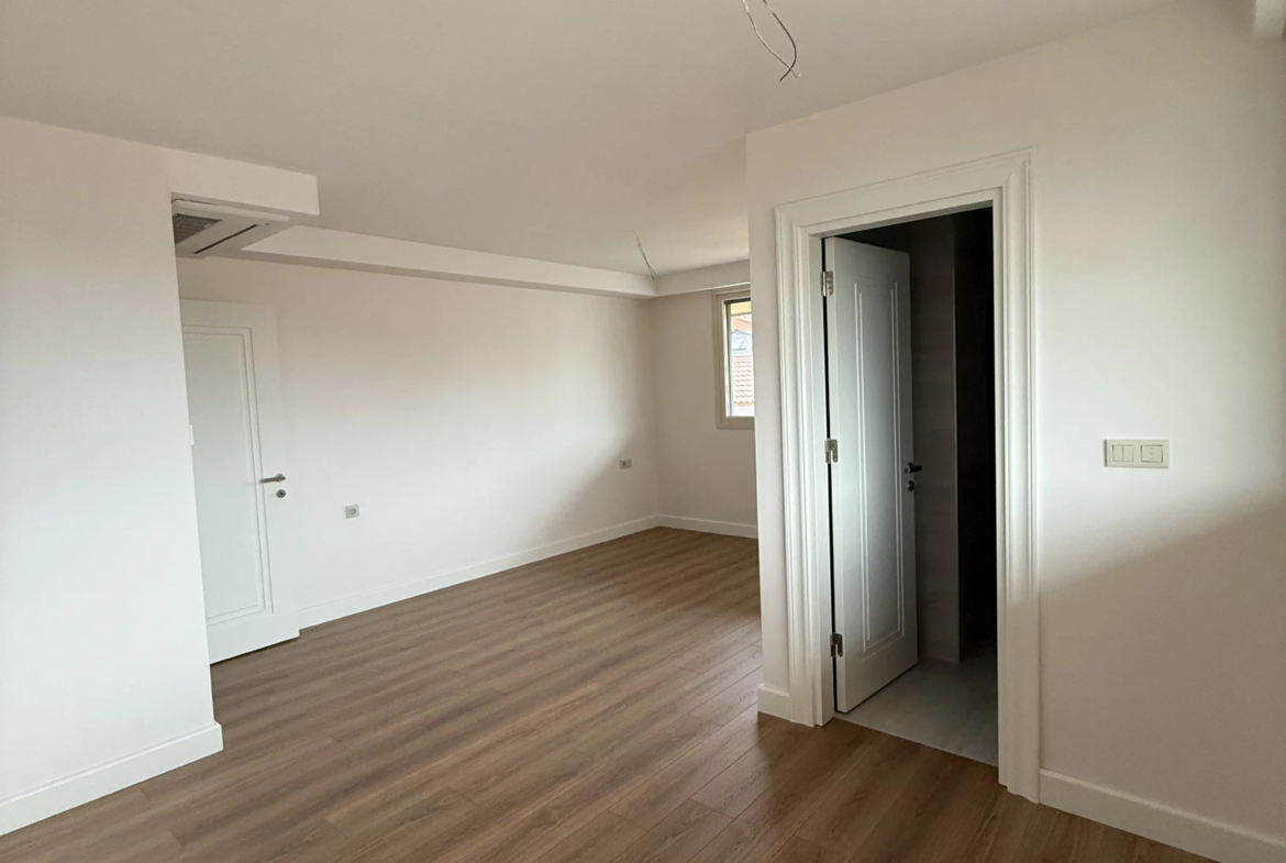 Çengelköy’ün EN Güzel Sokağında Sıfır 3+2 Dubleks Daire