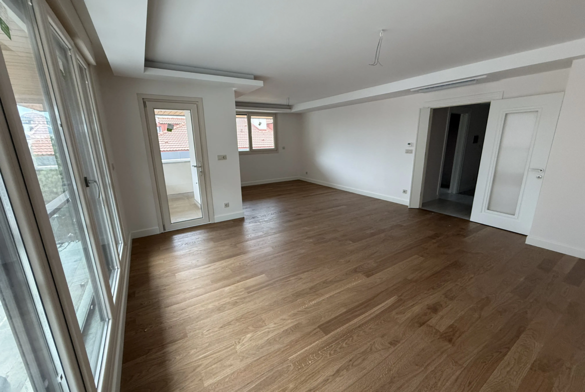 Çengelköy’ün EN Güzel Sokağında Sıfır 3+2 Dubleks Daire