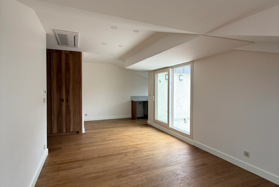 Çengelköy’ün EN Güzel Sokağında Sıfır 3+2 Dubleks Daire