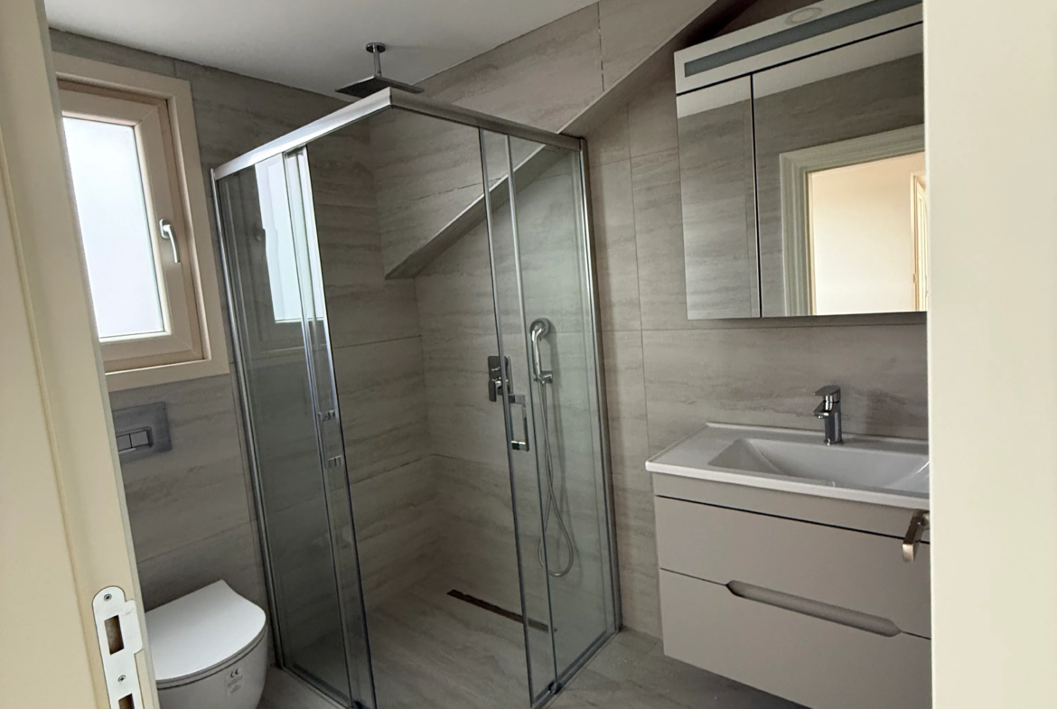 Çengelköy’ün EN Güzel Sokağında Sıfır 3+2 Dubleks Daire